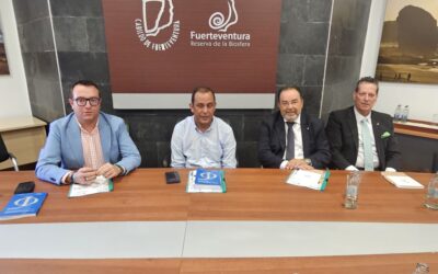 La AAFC promueve la cuarta edición de los Premios en Fiscalidad y Tributación en su visita al Cabildo de Fuerteventura