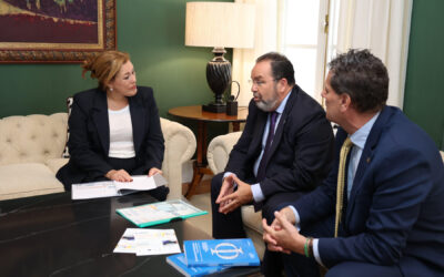 La Presidenta del Parlamento de Canarias recibe a la AAFC para presentar la 4ª edición de los Premios de Tributación y Fiscalidad